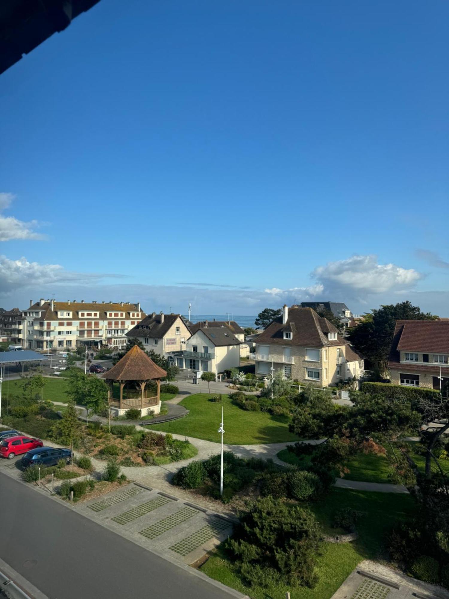 Chez-Marion Ξενοδοχείο Merville-Franceville-Plage Εξωτερικό φωτογραφία